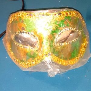 ILLUMINATI MASK NRMINT CONDITION